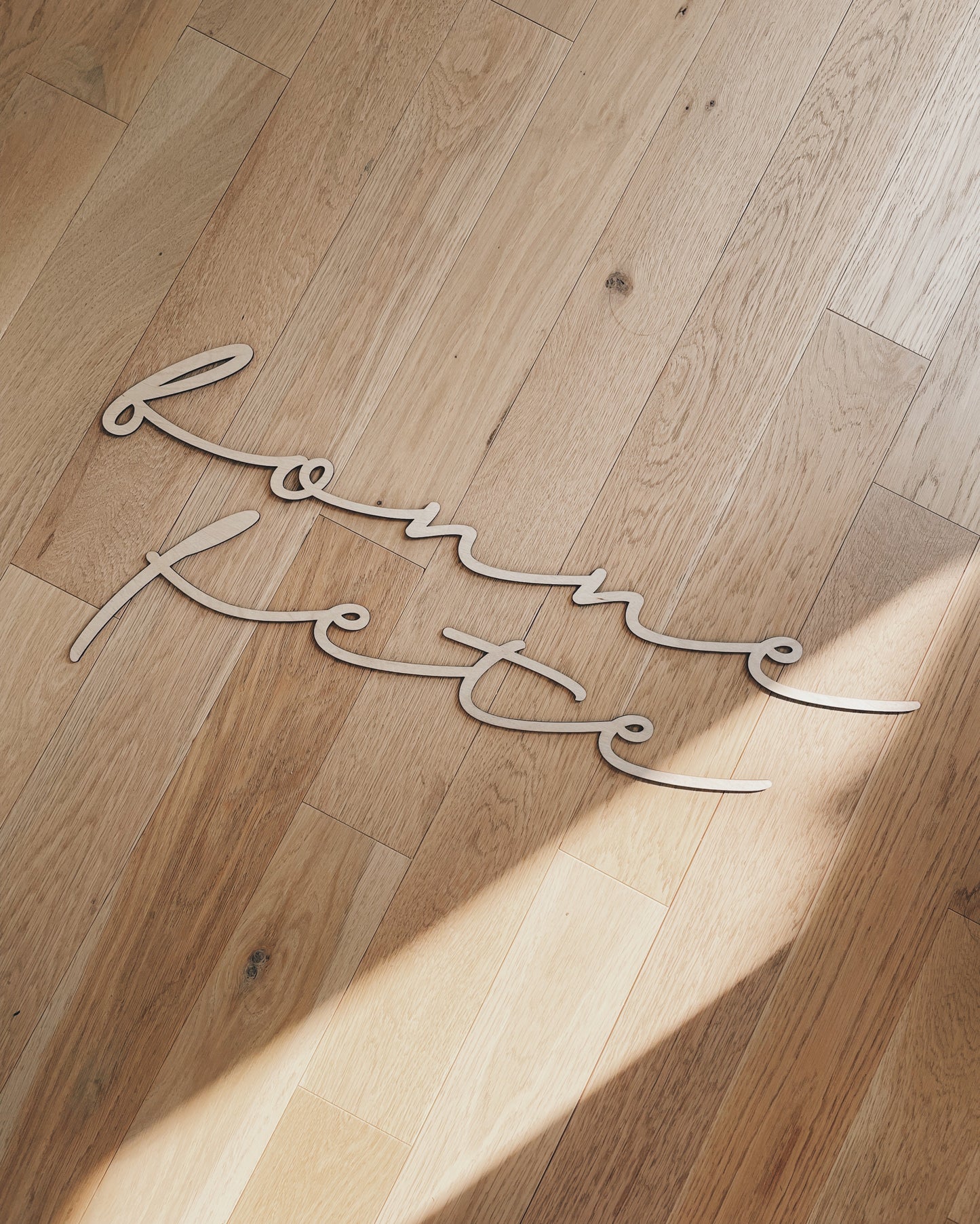 NOM EN BOIS PERSONNALISÉ - Lettres attachées (ÉPAIS - 1/4 po)