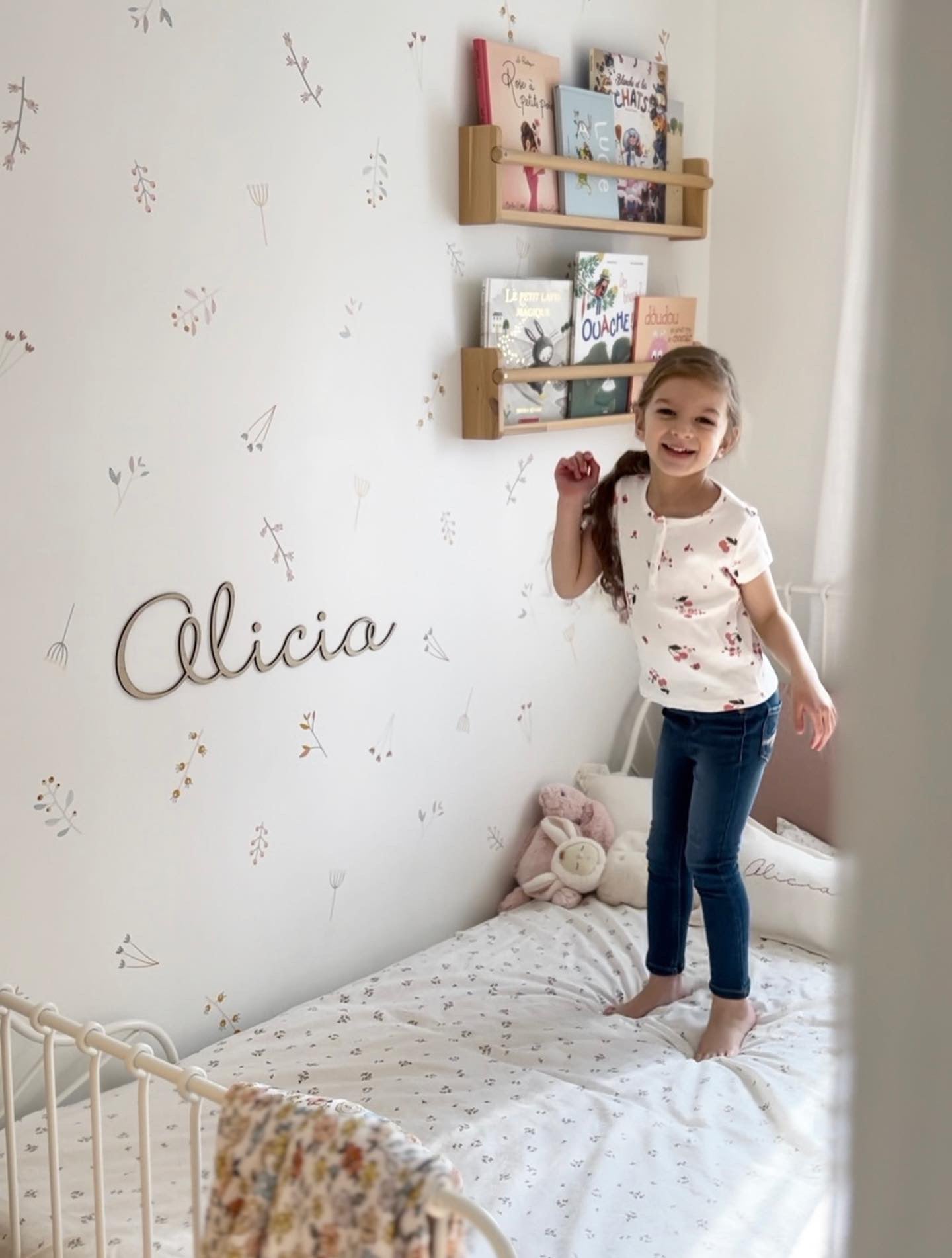 NOM EN BOIS PERSONNALISÉ - Lettres attachées (ÉPAIS - 1/4 po)