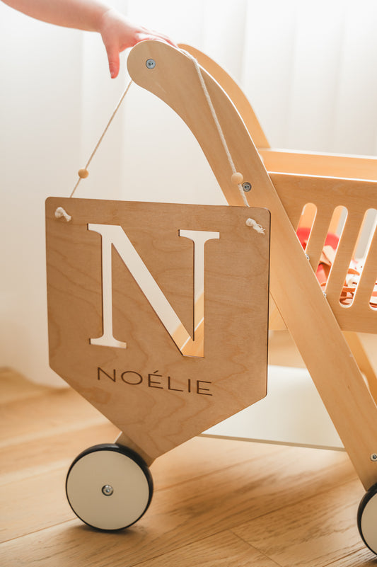 FANION EN BOIS PERSONNALISÉ - Lettre initiale