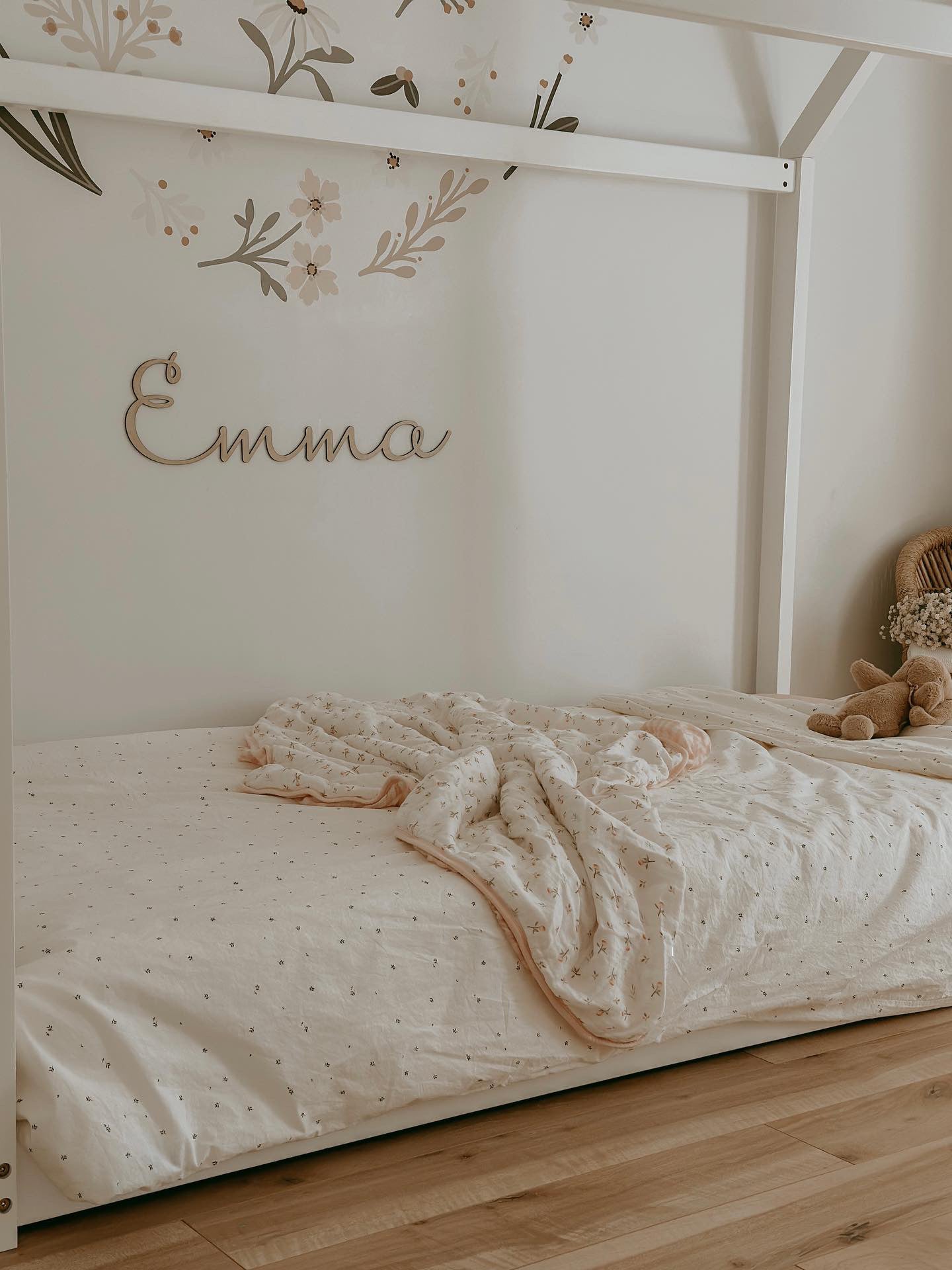 NOM EN BOIS PERSONNALISÉ - Lettres attachées (ÉPAIS - 1/4 po)