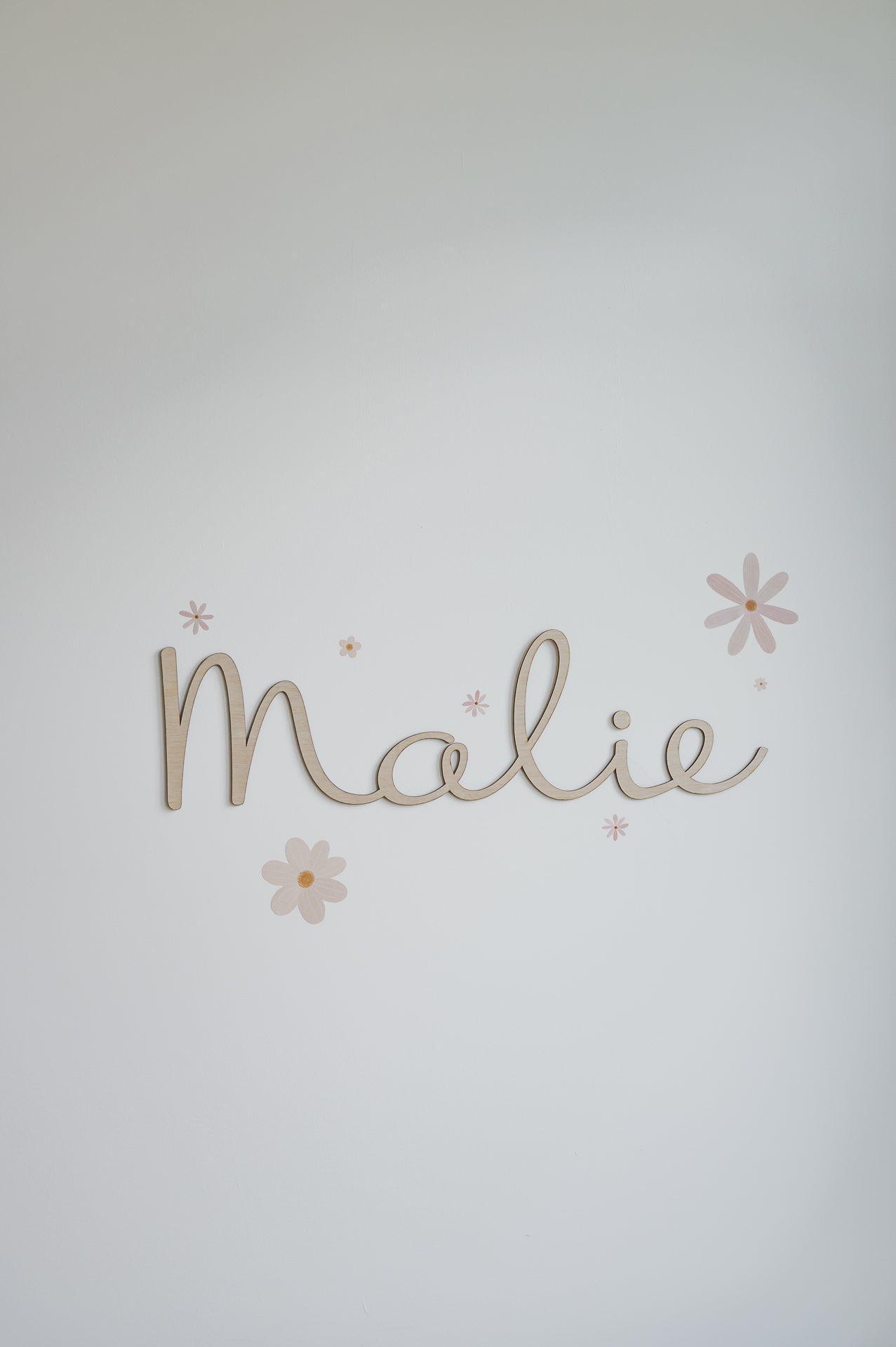 NOM EN BOIS PERSONNALISÉ - Lettres attachées (ÉPAIS - 1/4 po)