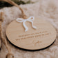 Boule de Noël personnalisée - Superposée : boucle blanche au-dessus d’une demande à la marraine, signée Sofia.