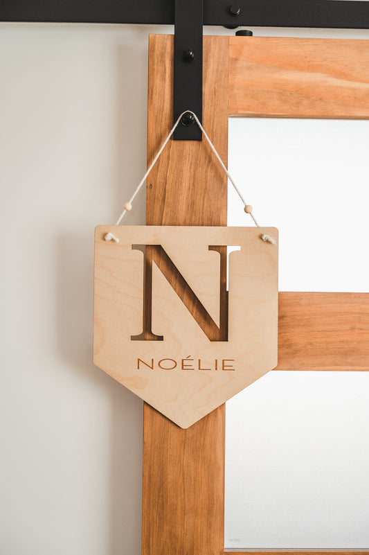FANION EN BOIS PERSONNALISÉ - Lettre initiale
